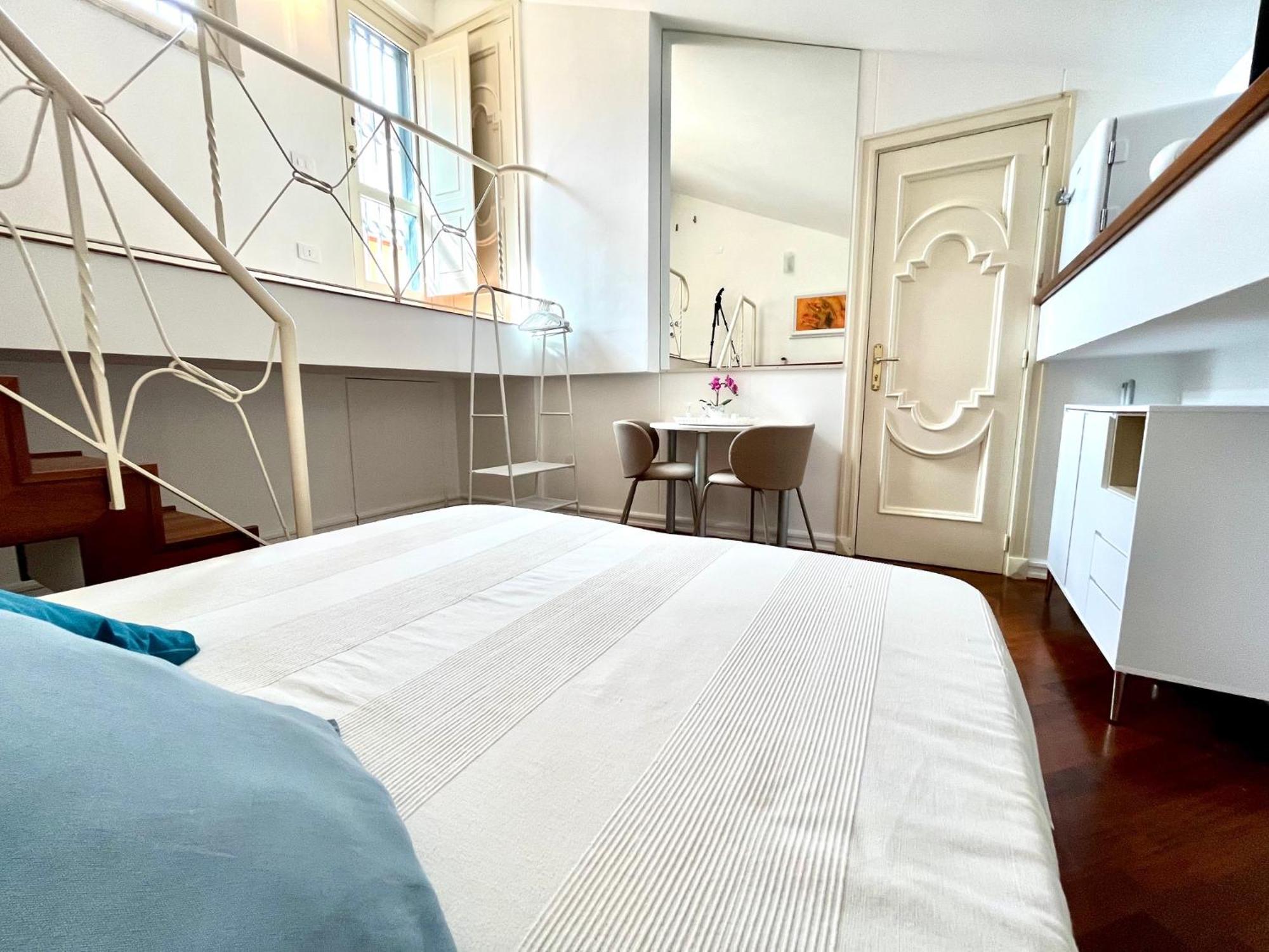 Bella Domus Suites Salerno Luaran gambar